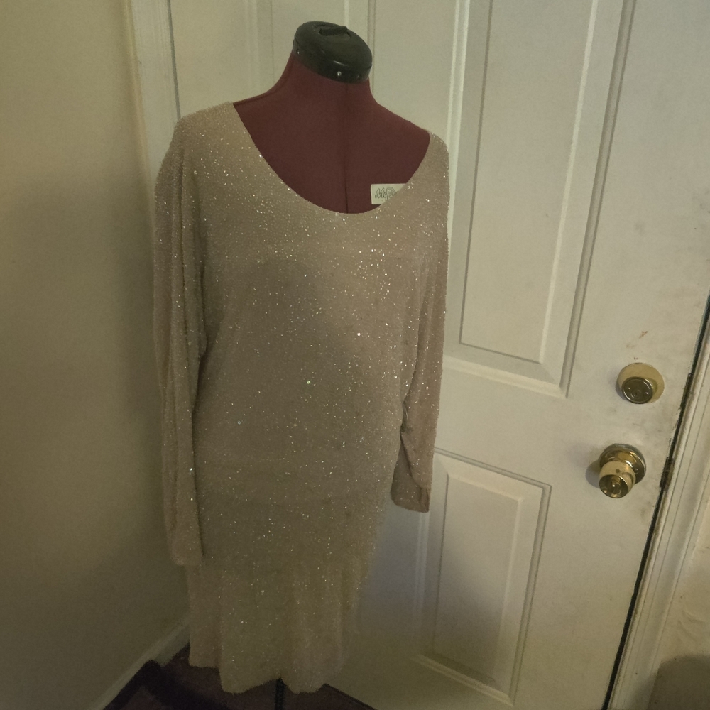 Dress - Picture 10 of 11